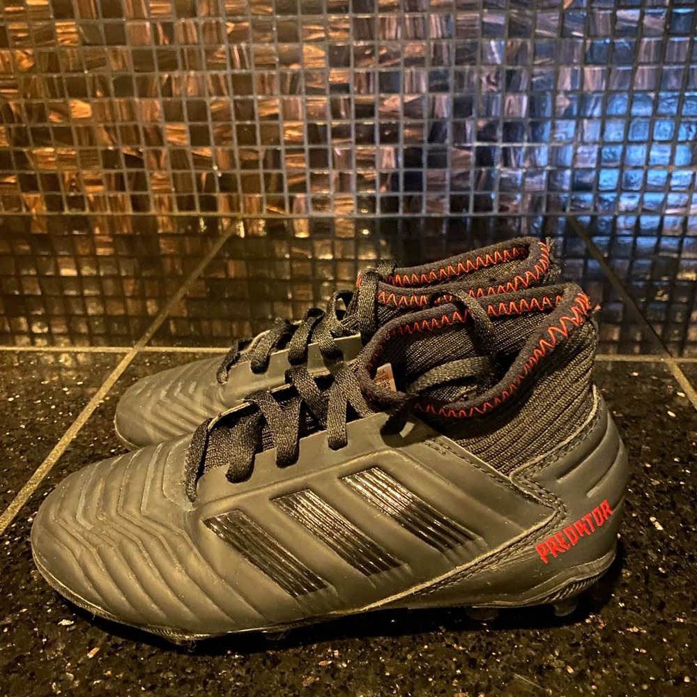 Adidas Boys Cleats 13 (EUC)